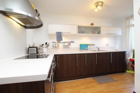 2 bedroom apartment to rent, St. James Barton, Bristol BS1