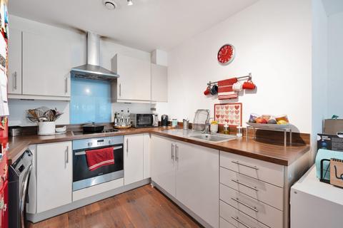 1 bedroom apartment for sale, Avonley Road, London