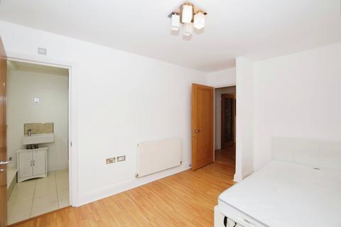 2 bedroom flat to rent, Grange Road London Bridge SE1