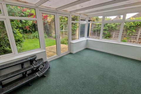 2 bedroom semi-detached bungalow for sale, Moorgate Avenue, Leicester LE4