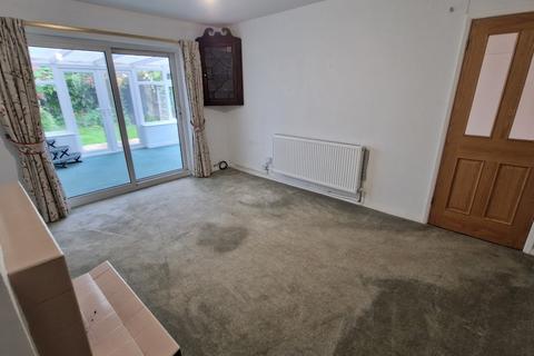 2 bedroom semi-detached bungalow for sale, Moorgate Avenue, Leicester LE4