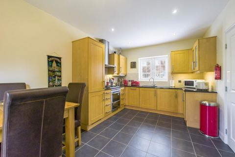 4 bedroom detached house for sale, Rodnall Close, Aylesbury HP19