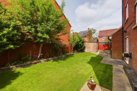4 bedroom detached house for sale, Rodnall Close, Aylesbury HP19