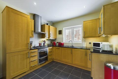 4 bedroom detached house for sale, Rodnall Close, Aylesbury HP19