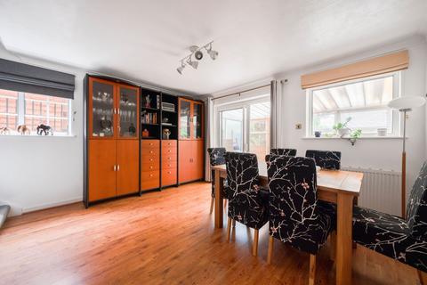 11 Beech Way, South Croydon, CR2 8QR