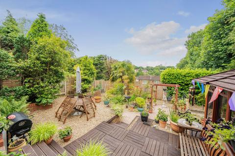 11 Beech Way, South Croydon, CR2 8QR