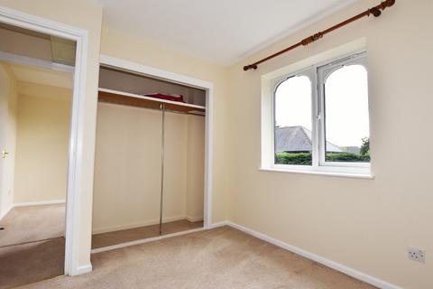 2 bedroom flat for sale, The Lindens, Towcester, NN12