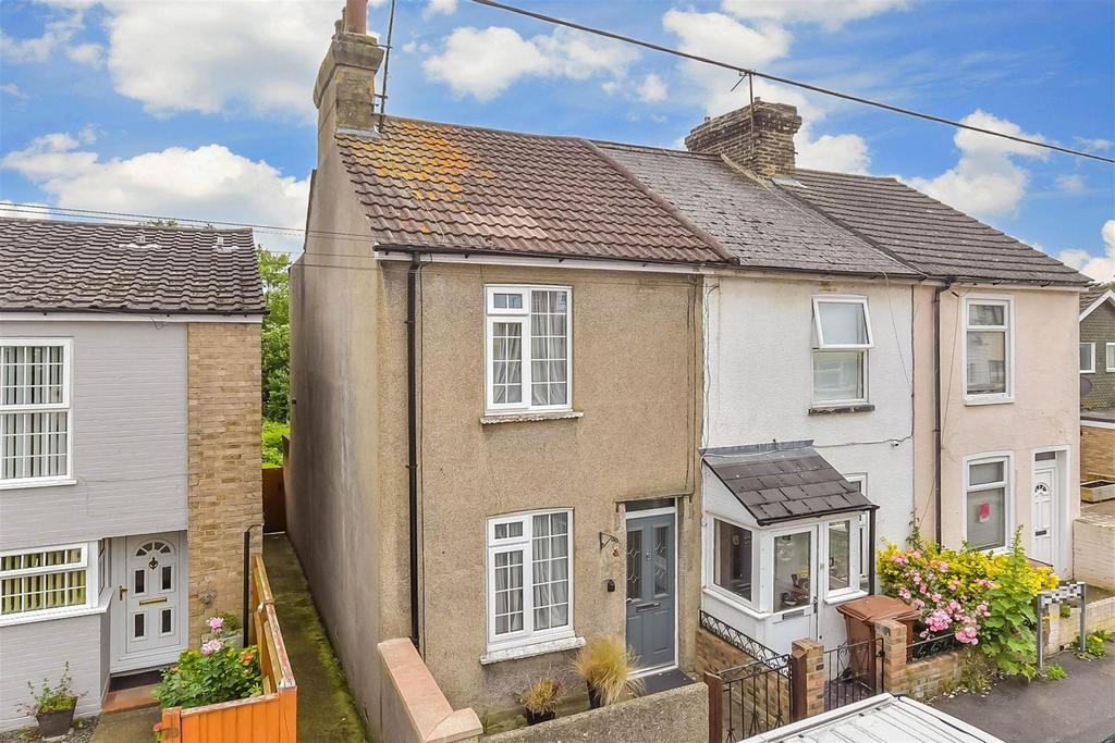 Essex Road, Halling, Rochester, Kent 2 bed end of terrace house for