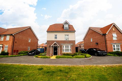 4 bedroom detached house for sale, Hawes Close, Hullbridge, SS5