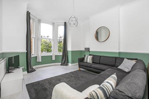 3 bedroom apartment for sale, Underhill Road, East Dulwich, London, SE22