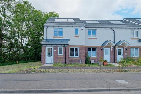 3 bedroom end of terrace house for sale, Strathaven Road, Stonehouse