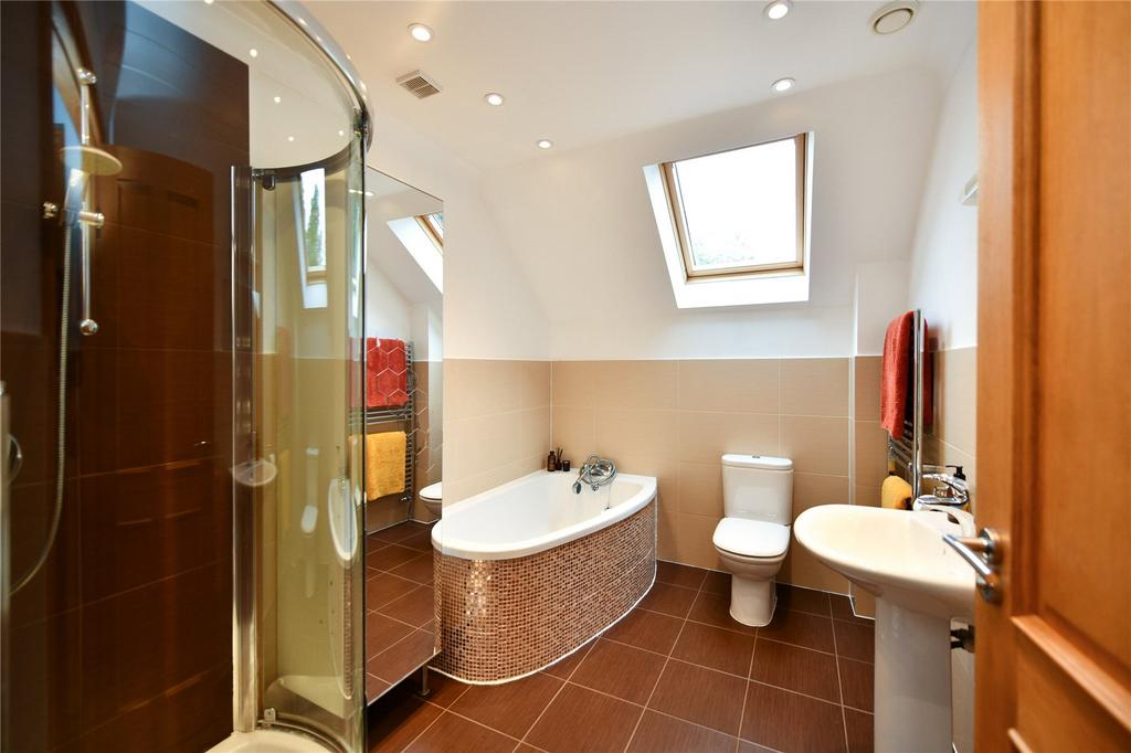 En-Suite Bathroom