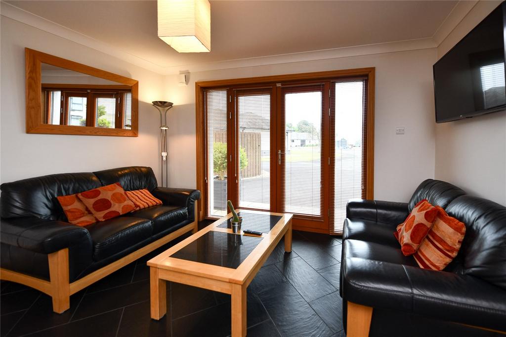 Kitchen/Living Area