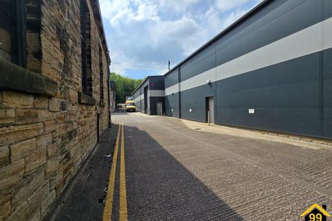 Warehouse to rent, Carlinghow Mills, Batley, United Kingdom, WF17