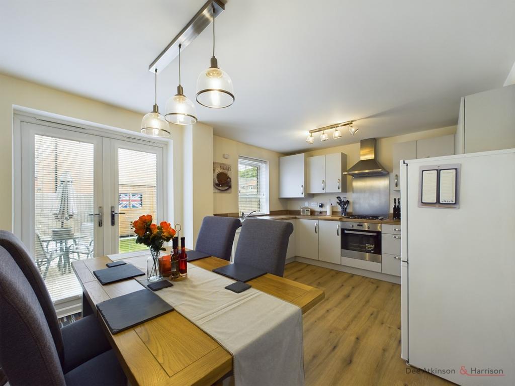 Kitchen/Dining Area