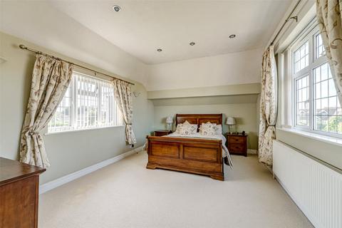 3 bedroom detached house for sale, Knightscroft Avenue, Rustington, Littlehampton, West Sussex, BN16