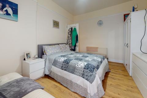 4 bedroom end of terrace house for sale, Heathview Road, Thornton Heath , Surrey, CR7