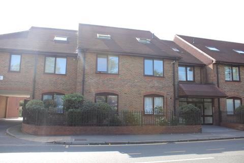 1 bedroom apartment for sale, Staines Road, Feltham, TW14