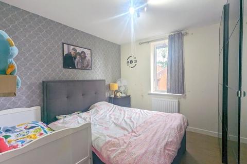 1 bedroom apartment for sale, Staines Road, Feltham, TW14