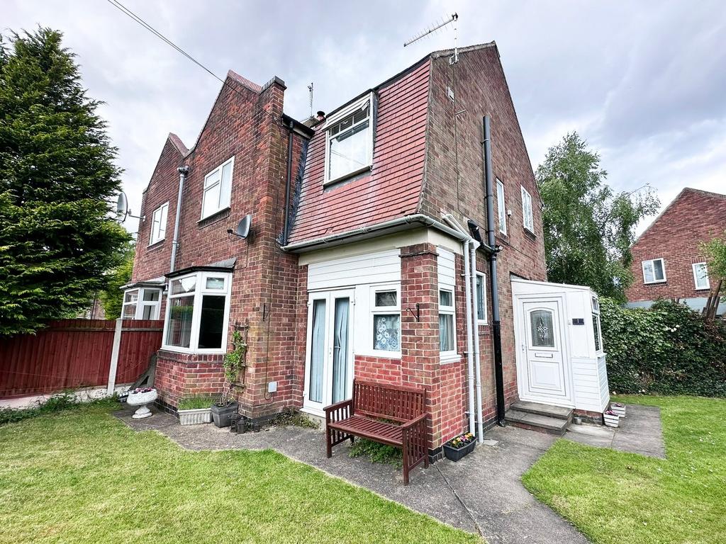 The Crossway, York, YO31 3 bed semi-detached house - £1,450 pcm (£335 pw)