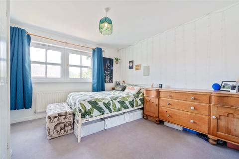 49 Howell Close, Arborfield, Reading, RG2 9GN