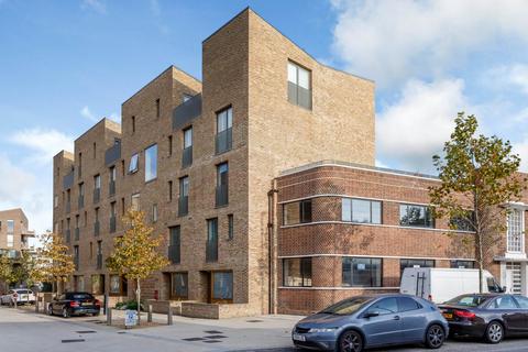 2 bedroom apartment for sale, Arbor House, Narrowboat Avenue, Brentford Lock West