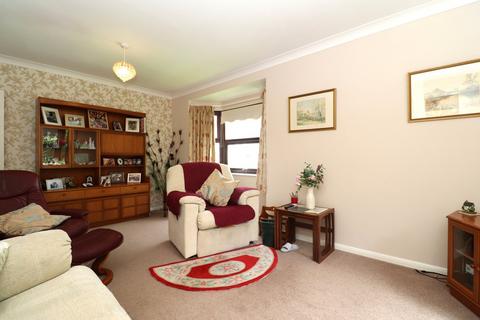 2 bedroom flat for sale, Woodville Court, Woodville Road, Bexhill-on-Sea, TN39