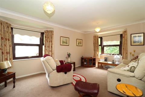 2 bedroom flat for sale, Woodville Court, Woodville Road, Bexhill-on-Sea