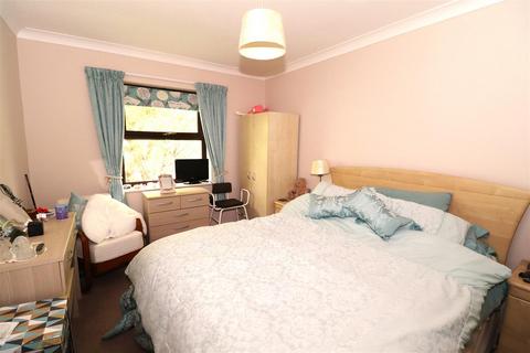 2 bedroom flat for sale, Woodville Court, Woodville Road, Bexhill-on-Sea