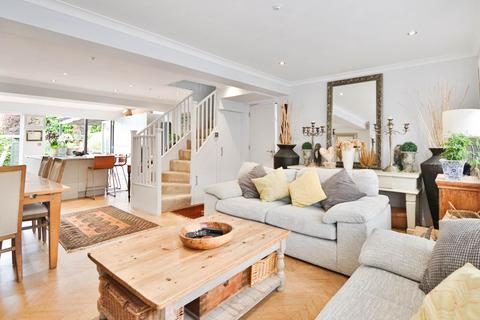 81 Washington Road, Worcester Park, KT4 8JG