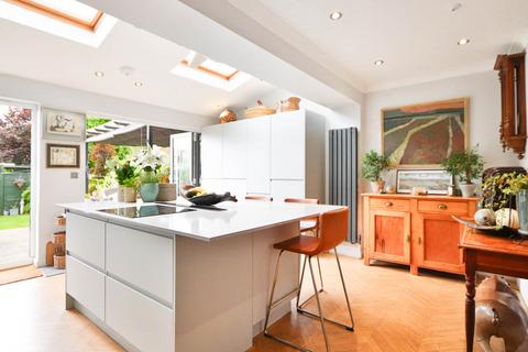 81 Washington Road, Worcester Park, KT4 8JG