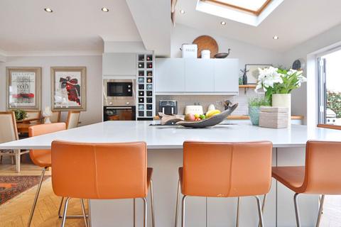 81 Washington Road, Worcester Park, KT4 8JG