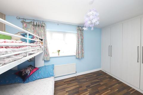 30 Newnham Avenue, Ruislip, HA4 9RN