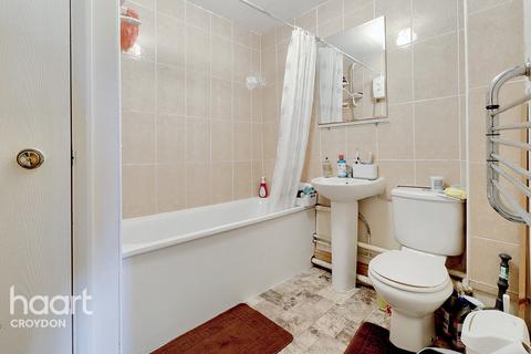 4 Hardcastle Close, Croydon, CR0 6XQ
