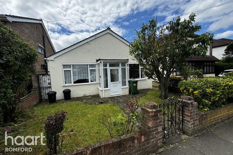 2 bedroom detached bungalow for sale, Essex Road, Romford, RM7 8BE