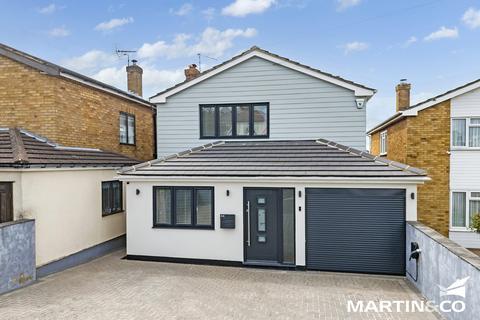 3 bedroom detached house for sale, Whitehouse Road, Leigh-on-Sea