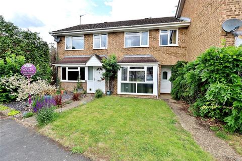 3 bedroom terraced house for sale, Oakfield, Woking, Goldsworth Park, Surrey, GU21