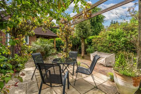 Cranbrook Bridge Road, Cranleigh, GU6 7HH