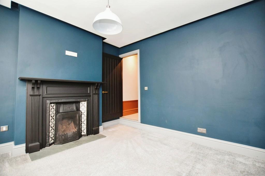 Hollycroft, Hinckley 2 bed end of terrace house to rent £1,050 pcm (£