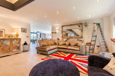 5 bedroom barn conversion for sale, Attleborough