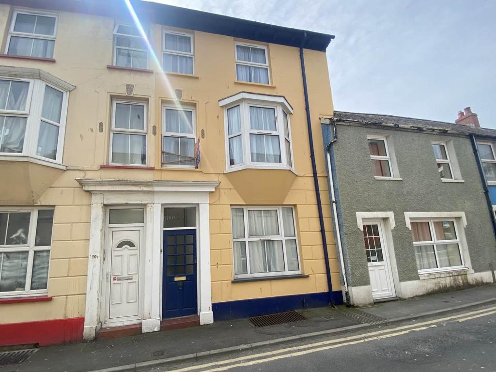 ABERYSTWYTH SY23 1 bed in a house share to rent £550 pcm (£127 pw)