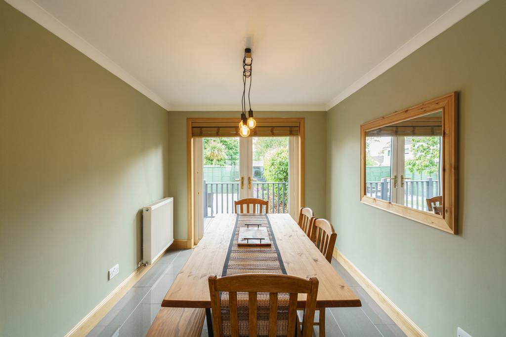 17. Dining area angle 1