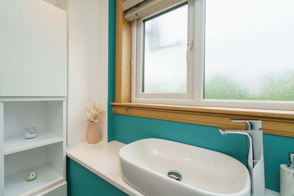 2. Shower room angle 2