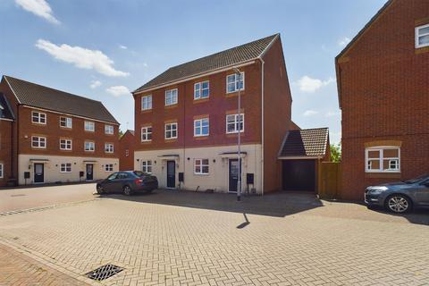 4 bedroom semi-detached house for sale, Hevea Road, Burton-on-Trent