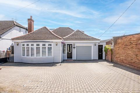 5 bedroom detached house for sale, Waxwell Road, Hullbridge, SS5