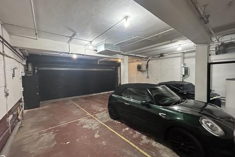 Parking to rent, Private 6 - space Garage, Fitzrovia, W1