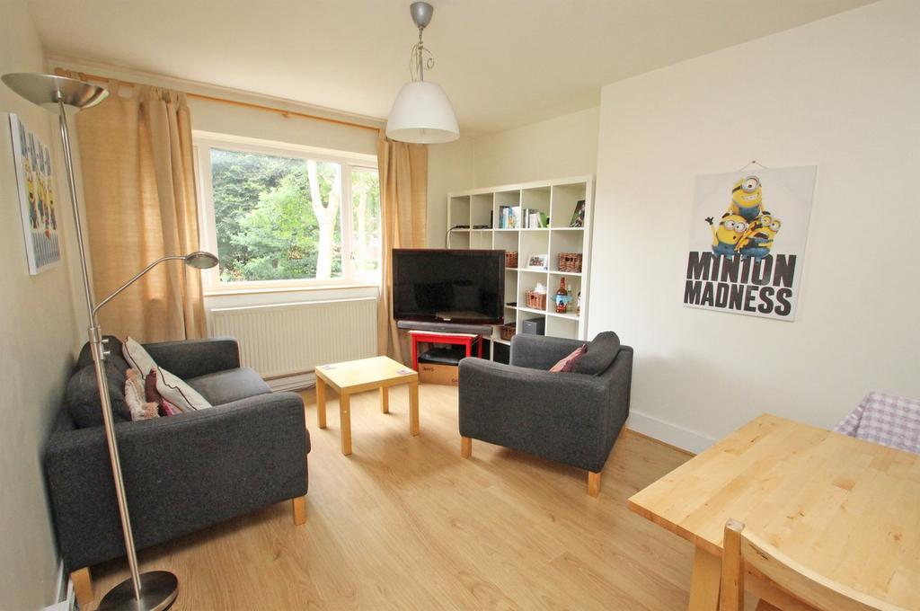 Hunmanby Avenue, Hulme, Manchester, M15 3 bed apartment to rent £