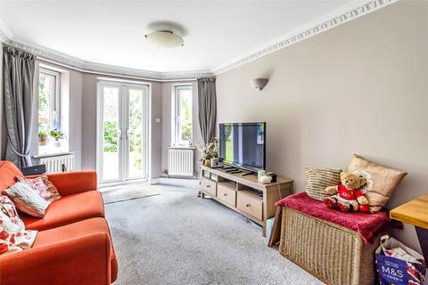 1 bedroom flat for sale, Epsom Road, Leatherhead, Surrey, KT22