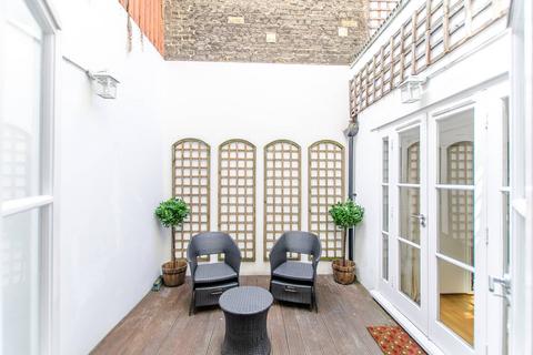 Flat 2, 60 Redcliffe Square, London, SW10 9BN