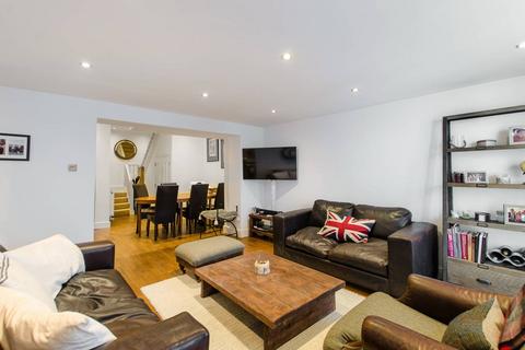 Flat 2, 60 Redcliffe Square, London, SW10 9BN